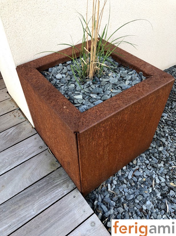 ▷ Le Pot de Fleur Haut en Acier Corten